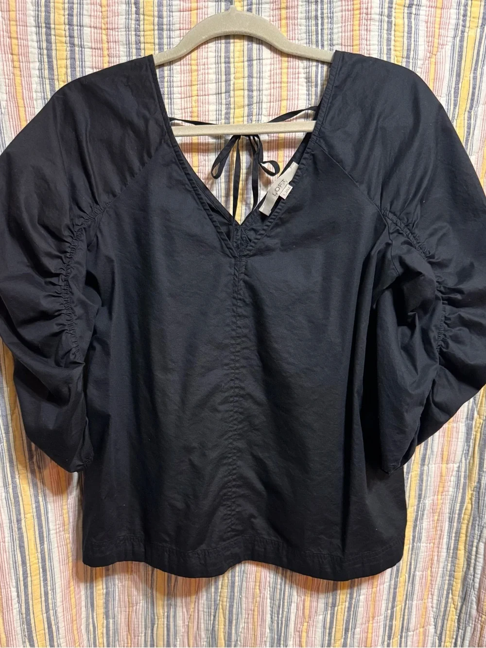 EUC LOFT Black V-Neck Puff-Sleeve Tie-Back Blouse Sz S
